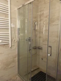 New, complete equipped apartment with Spa, indoor pool and parking place - Badrum