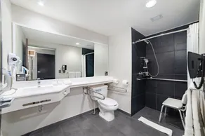 City Express Plus by Marriott Ciudad de México Insurgentes Sur - Bathroom