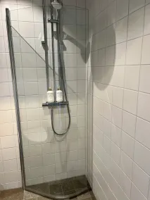Två Skyttlar - Bathroom