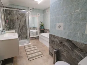 30 Main Street - Bathroom