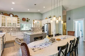 Private Beach & Hot Tub! Family Gem on Puget Sound - Innvendig