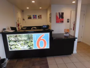 Motel 6-Burlington, WA - Lobby