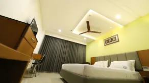 Hotel Sri Ram Grand - Room