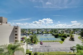 Pool Access: Waterfront Hudson Condo! - Innenbereich