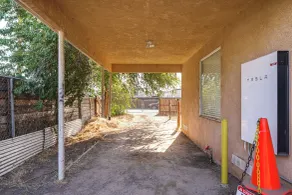 Bakersfield Home w/ Workspace, Near Hospitals - Innvendig
