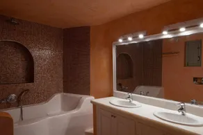 Asha Luxury Suites - Bathroom