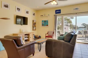 Pool & Dock Access! Bohannon Cottage on the Bay - Innvendig
