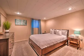 Arvada Home w/ Deck & Game Room Near Olde Town! - Interiør