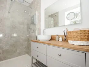 Skylarks - Bathroom