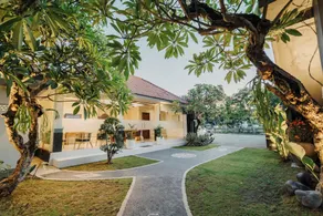 You Suite Seminyak - Rezeption