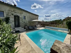 La Maison des Vendangeurs - TABLE D'HÔTES le soir du jeudi au dimanche- Jacuzzi - Balnéo SPA - ACCES PISCINE pour toutes les chambres sauf STUDIO COQUET- Piscine de mai à mi-octobre - Udsigt fra værelset
