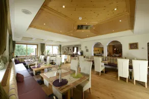 ERIKA Pure Panoramahotel inklusive Stubai Super Card von Mai bis Oktober - Montag bis Samstag inklusive Abendessen - Restaurant