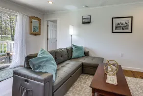 Dog-friendly Waneta Lake Home w/ Lake Access! - Intérieur
