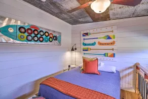 Cheery Pet-Friendly Studio w/ Shared Fire Pit - Innenbereich