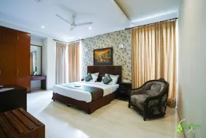 Lime Tree Hotel Sushant Lok Gurgaon Sector 29 Next to IFFCO CHOWK metro - Room