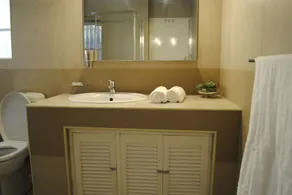 B and B Sandton - Bathroom