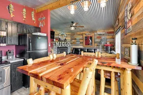 Lakeside Cabin w/ Fire Pit: Near Pine Point Park! - Innvendig