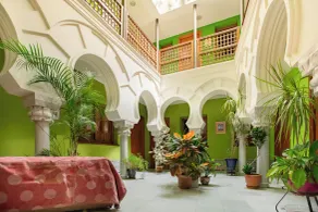 Safestay Cordoba Mezquita Catedral - Siddeområde i lobbyen
