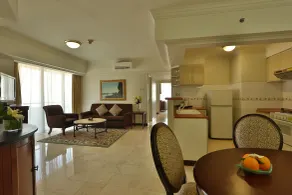 Aryaduta Suite Semanggi - Vue de la chambre