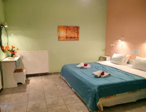 Dioskouroi Apts - Room