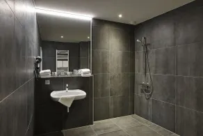 Hotel Monsieur Ernest - Bathroom