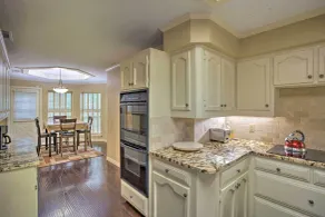 Unwind Fireside & Play Pool! Idyllic McKinney Home - Interiør