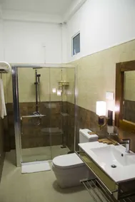 Eagle Regency Hotel - Badezimmer