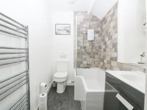 Penrallt - Bathroom