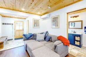 Waterfront Escape on Long Lake! Ski, Paddle + Play - Intérieur