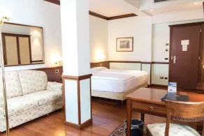 Phi Hotel Dei Medaglioni - Room