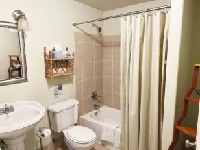 Eagles Nest Inn - Baño