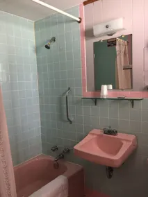 Melody Motor Lodge - Baño