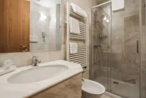 Hotel Mythos - Bathroom