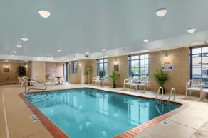 Super 8 by Wyndham Akron S/Green/Uniontown OH - Piscine