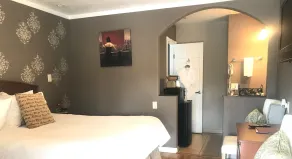 Chardonnay Lodge - Rum