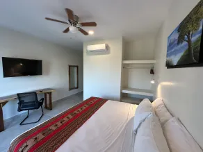 Oneiro Suites with Sea View - Habitación