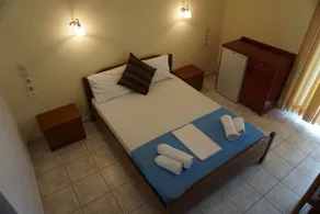 Iraklis Hotel - Rum