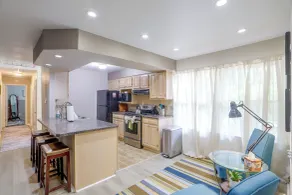 Group-friendly Rambler w/ Fenced Backyard & Deck - Innenbereich