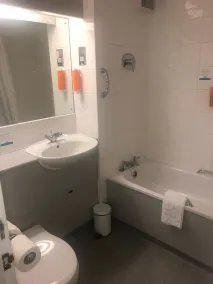 Days Inn Hotel Fleet - Baño