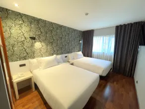 Hotel Apartamentos San Fermín Pamplona - Rom