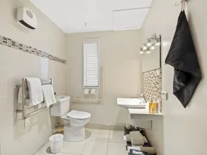 Clear Ridge Apartments - Badezimmer