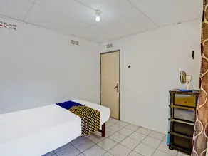 Hotel O Sidomulyo Kost Syariah - Chambre