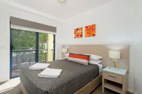 South Pacific Apartments Port Macquarie - Room