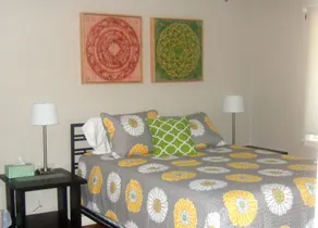 Loya's Little House Bed & Breakfast - Room