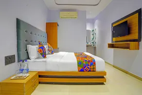 Hotel Nidhivan Palace - Room