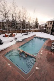Gravity Haus Steamboat - Piscine