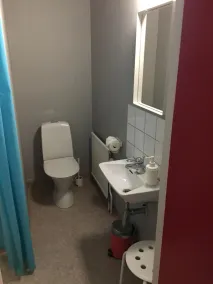 Sleep And Go - Bathroom