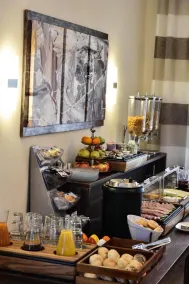 Martins Klause Airport Messe Hotel - Free Parking - Self Check-In available - Restaurant