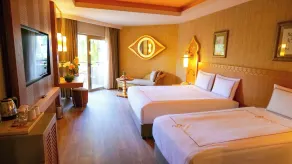 Royal Dragon Hotel - Chambre
