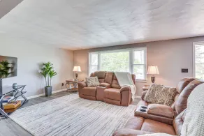Fish, Hike & Golf: Leisurely Navarre Home w/ Yard! - Interiör